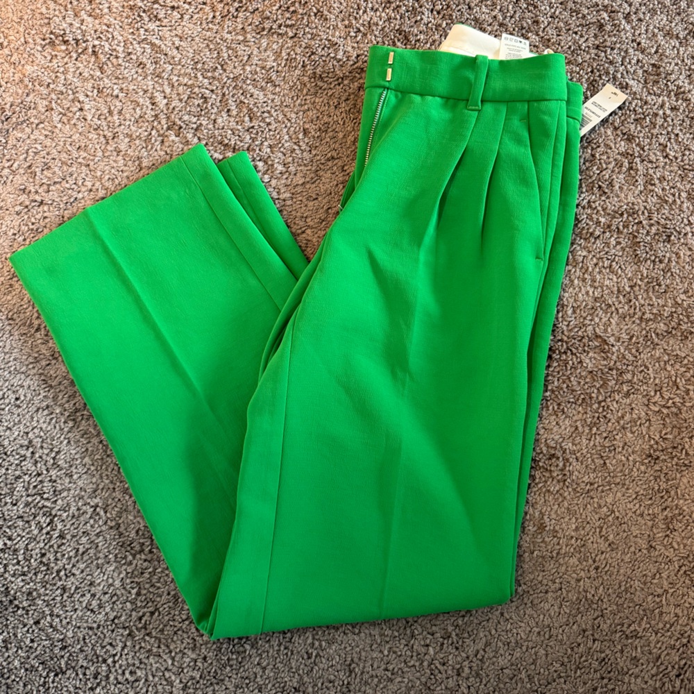 Aritzia Effortless Pant